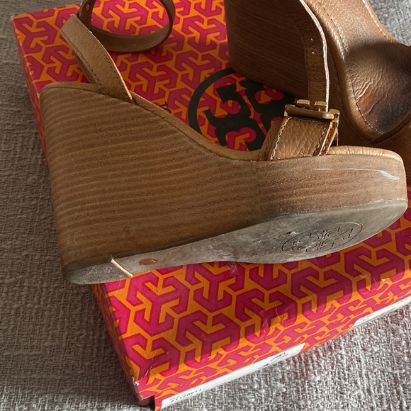 Some wear and tear but still lots of life. Doesn’t fit anymore. - Picture 3 of 4